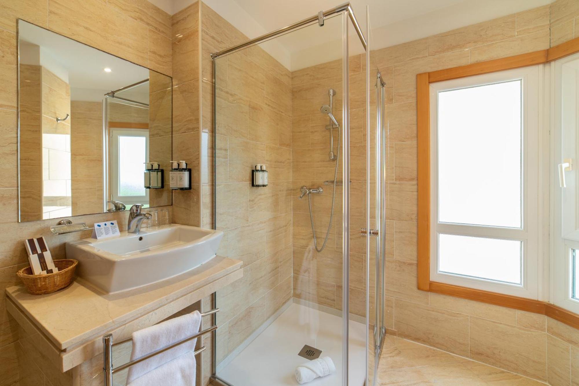 Double Room,1621407717:JPEG