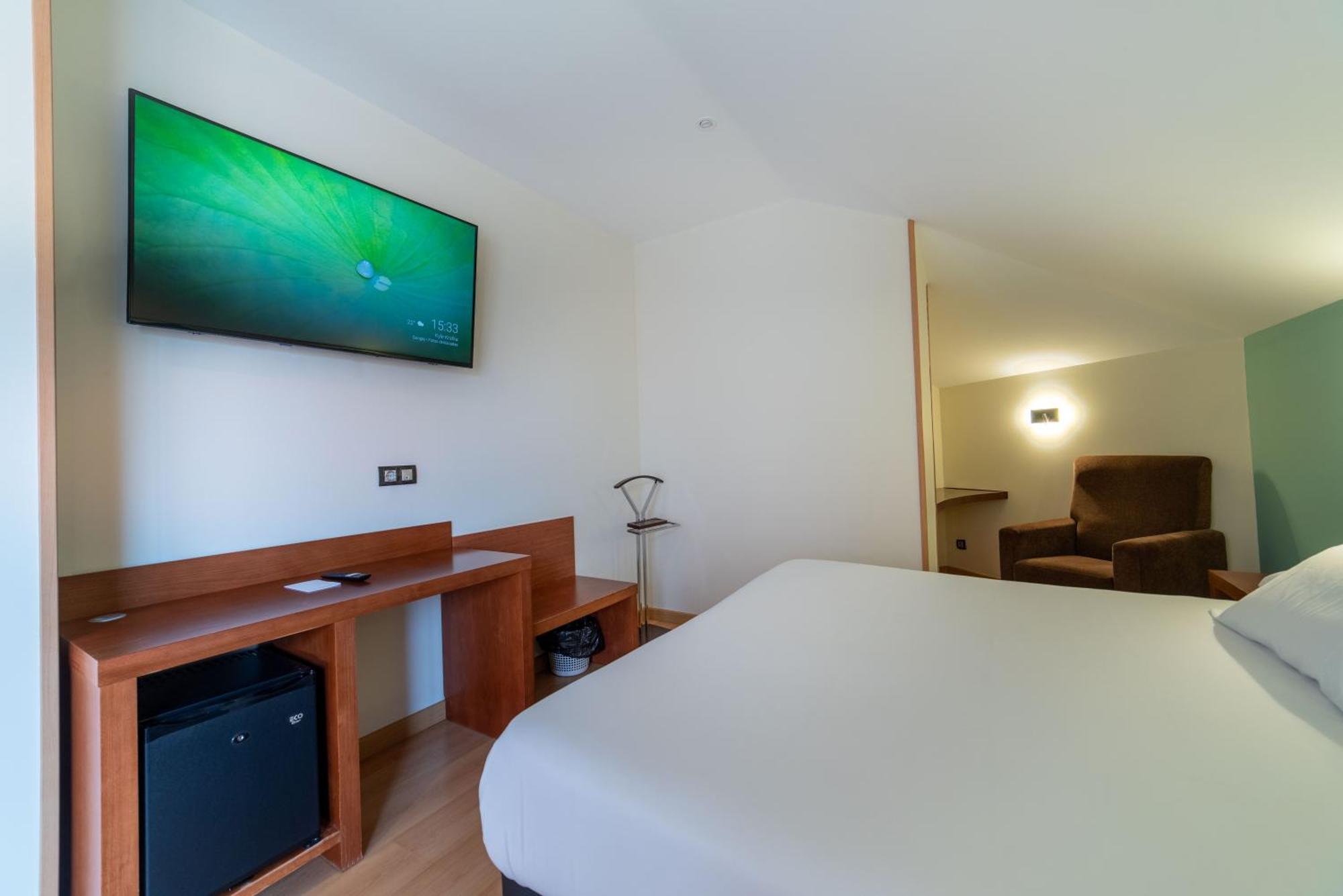 Suite with Sea View,1621407729:JPEG